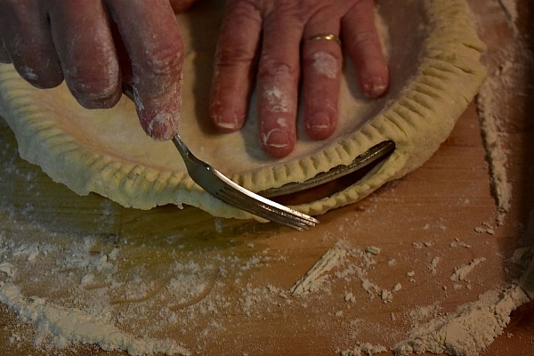 Fill the belly and what to put in the tin.